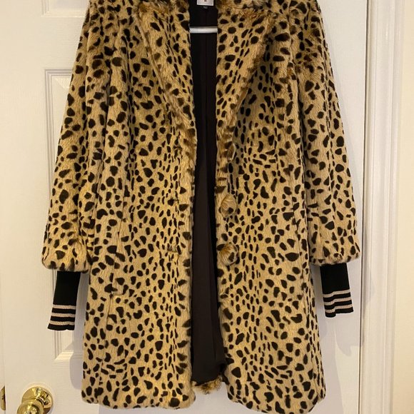 *SOLD* Cabi Faux Fur Leopard Jacket - Picture 1 of 5